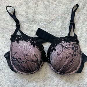 De Chelles Chic Black and Pink Lace Bra